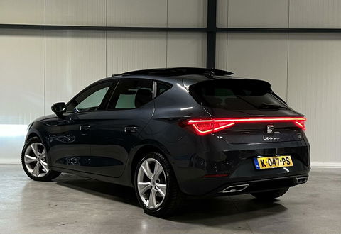 SEAT Leon 1.5 eTSI FR 150PK Pano Virtual Sfeer Trekhaak VOL!