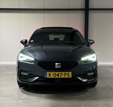 SEAT Leon 1.5 eTSI FR 150PK Pano Virtual Sfeer Trekhaak VOL!