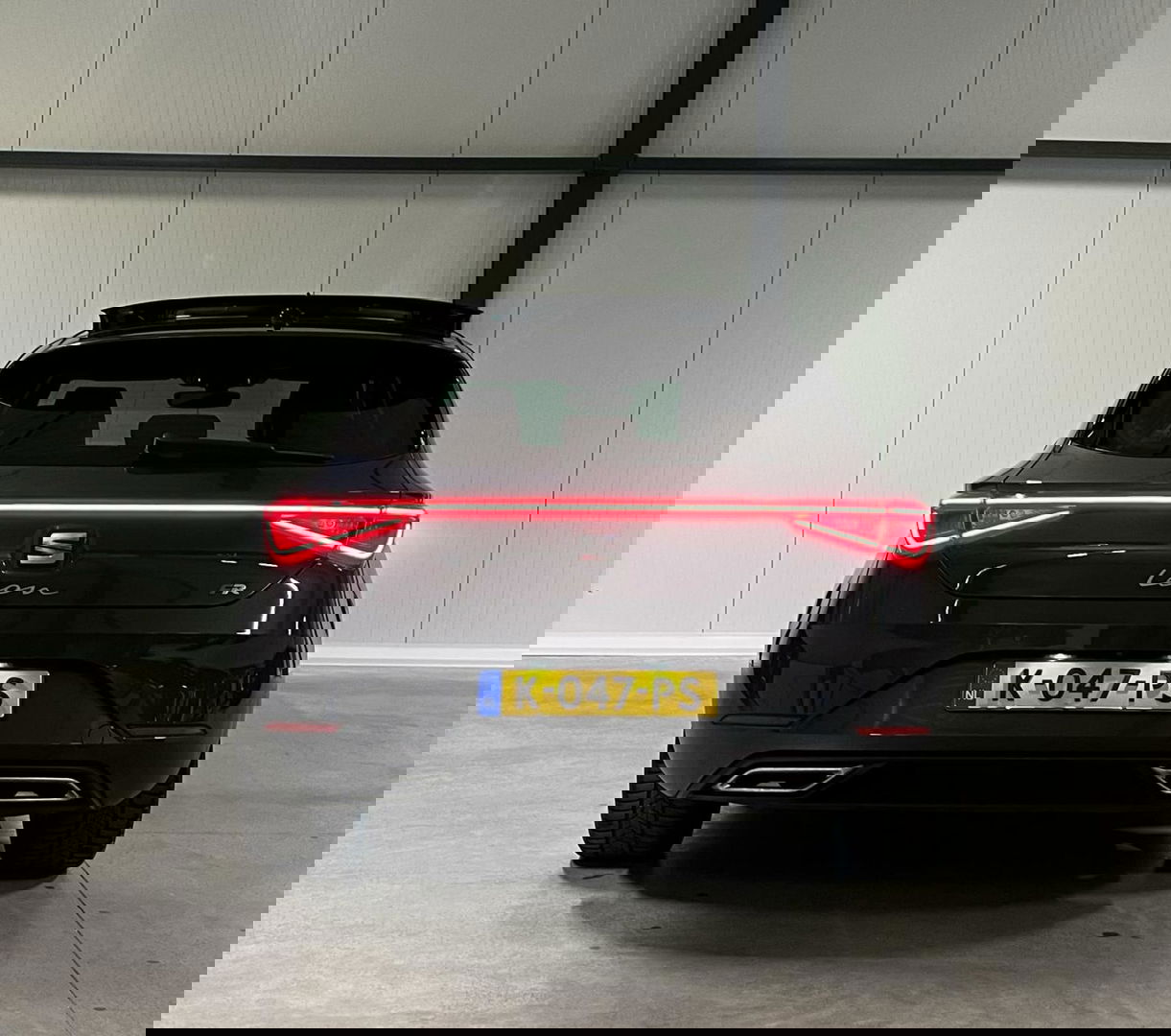 SEAT Leon 1.5 eTSI FR 150PK Pano Virtual Sfeer Trekhaak VOL!