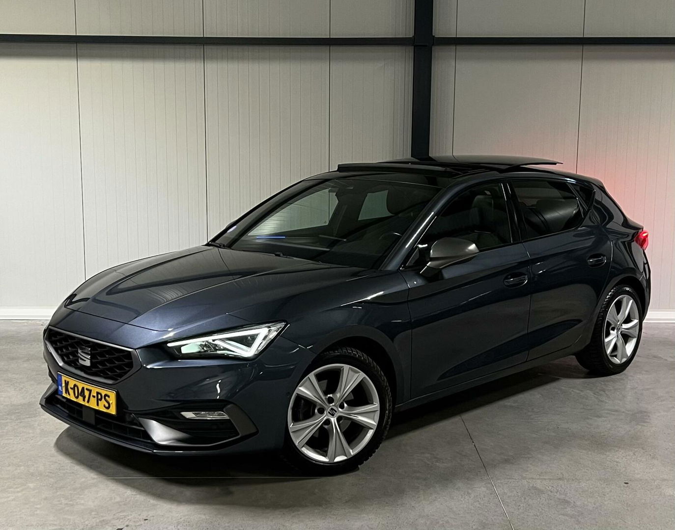 SEAT Leon 1.5 eTSI FR 150PK Pano Virtual Sfeer Trekhaak VOL!