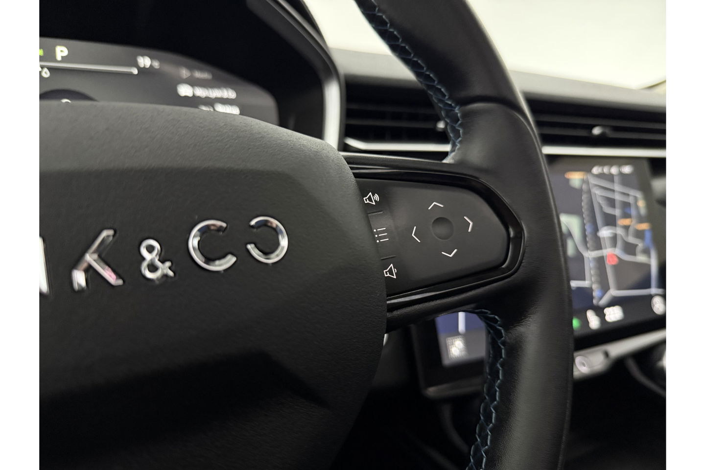 Lynk Co 01 1.5 | BLACK PACK | Hybride 262PK Pano Sfeerverl. Clima 360Camera Carplay LED Memory Virtual Adaptive-Cruise Navi 20"LMV