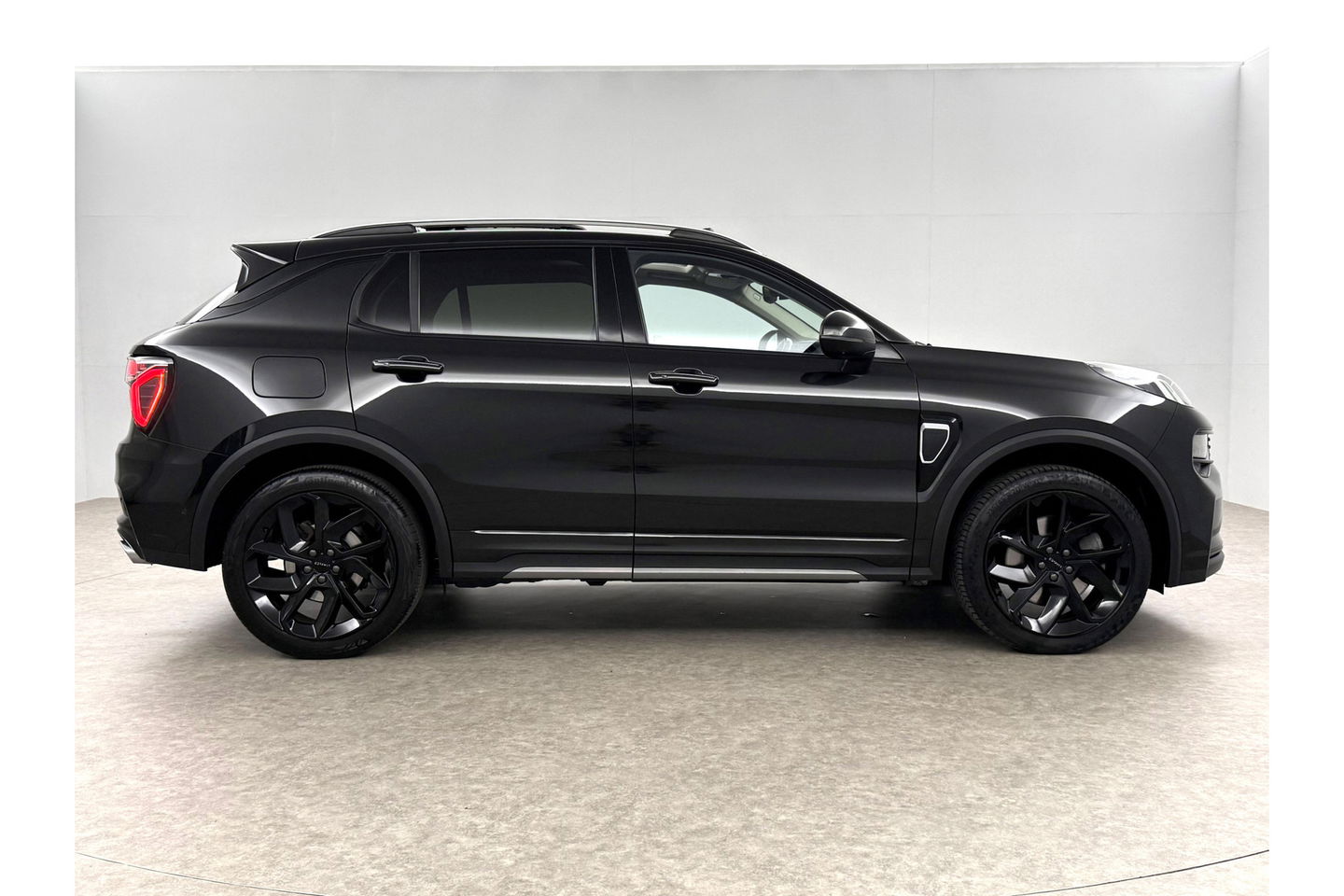 Lynk Co 01 1.5 | BLACK PACK | Hybride 262PK Pano Sfeerverl. Clima 360Camera Carplay LED Memory Virtual Adaptive-Cruise Navi 20"LMV