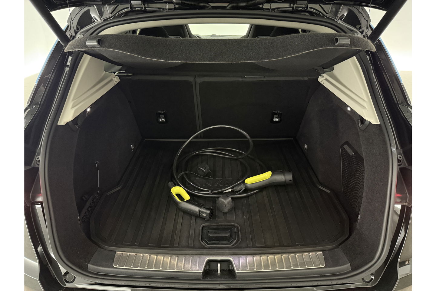 Lynk Co 01 1.5 | BLACK PACK | Hybride 262PK Pano Sfeerverl. Clima 360Camera Carplay LED Memory Virtual Adaptive-Cruise Navi 20"LMV