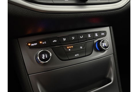Opel Astra 1.0 Online Edition Clima Carplay Cruise LED Trekhaak Navi PDC 16''LMV