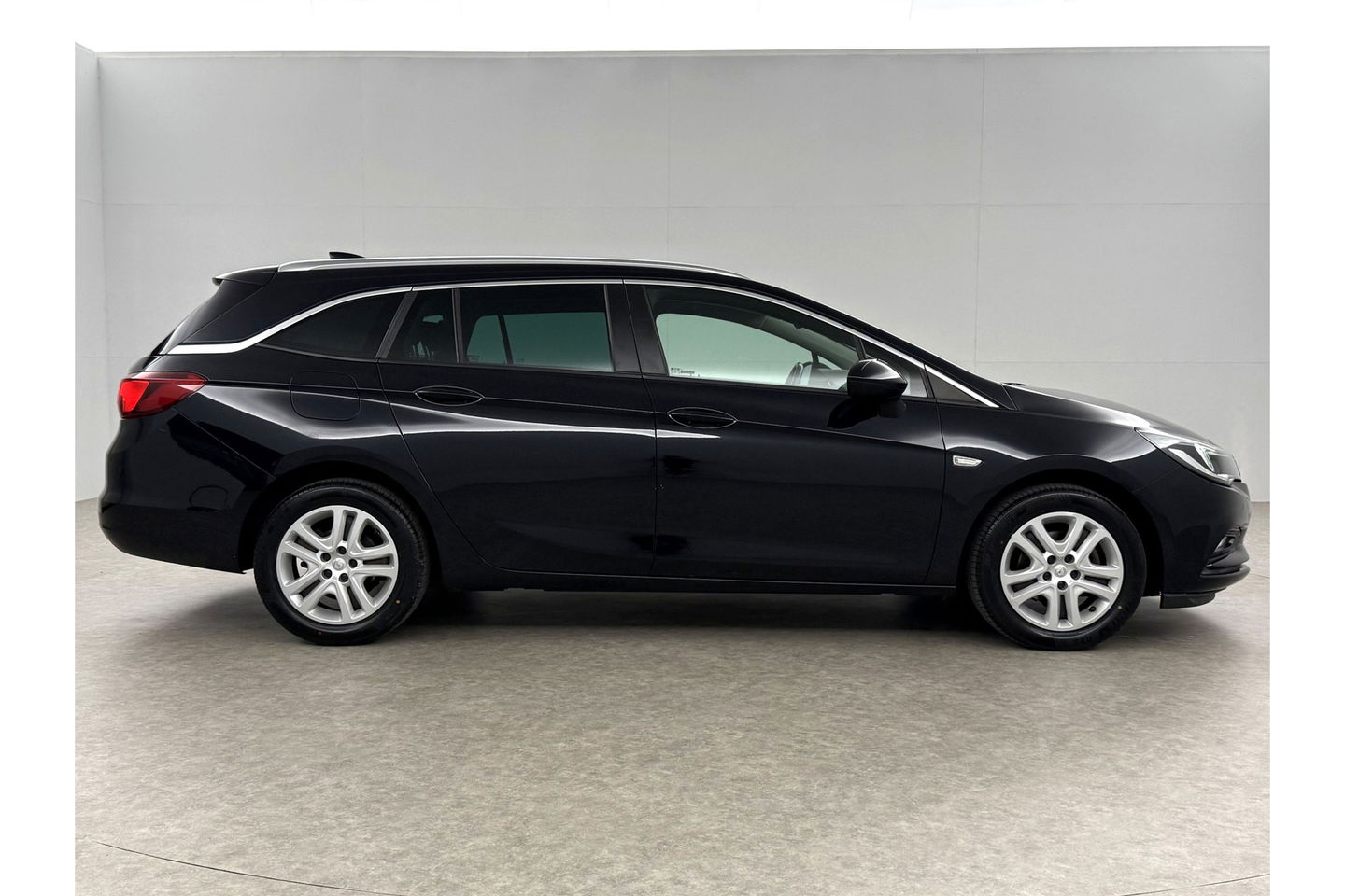 Opel Astra 1.0 Online Edition Clima Carplay Cruise LED Trekhaak Navi PDC 16''LMV