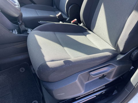 Volkswagen Caddy 2.0 TDI 102pk L2H1 BMT Maxi Comfortline / vaste prijs rijklaar € 14.950 ex btw / lease vanaf € / airco / cruise / imperial / Bott ingerichte laadruimte / trekhaak !