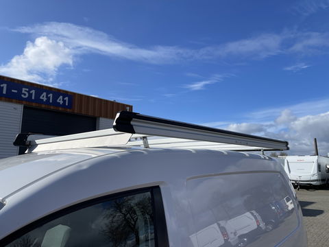 Volkswagen Caddy 2.0 TDI 102pk L2H1 BMT Maxi Comfortline / vaste prijs rijklaar € 14.950 ex btw / lease vanaf € / airco / cruise / imperial / Bott ingerichte laadruimte / trekhaak !
