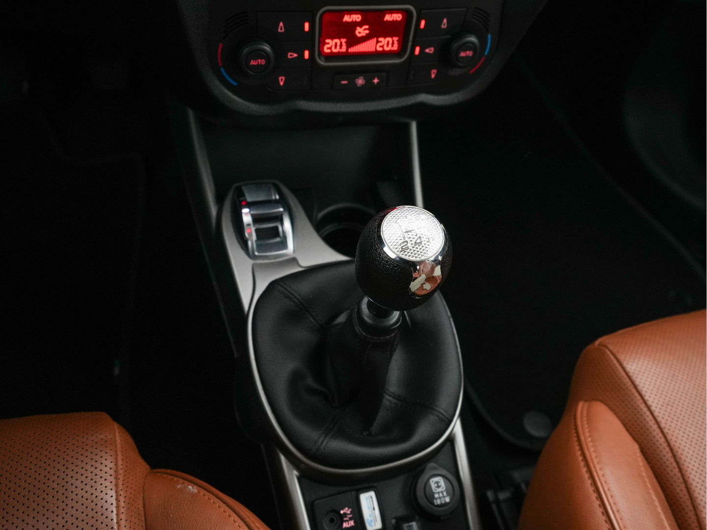 Alfa Romeo MiTo 1.3 JTDm ECO Distinctive Premium-Pack *NAVI-FULLMAP | FULL-LEATHER | ECC | PDC | CRUISE | SPORT-SEATS | 15"ALU *
