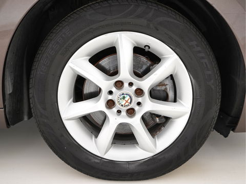 Alfa Romeo MiTo 1.3 JTDm ECO Distinctive Premium-Pack *NAVI-FULLMAP | FULL-LEATHER | ECC | PDC | CRUISE | SPORT-SEATS | 15"ALU *