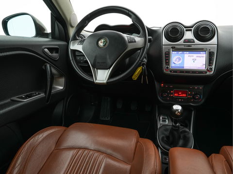 Alfa Romeo MiTo 1.3 JTDm ECO Distinctive Premium-Pack *NAVI-FULLMAP | FULL-LEATHER | ECC | PDC | CRUISE | SPORT-SEATS | 15"ALU *