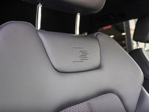 Audi A6 Avant 50 TFSI e Quattro S edition 300PK | slechts 17.000km!