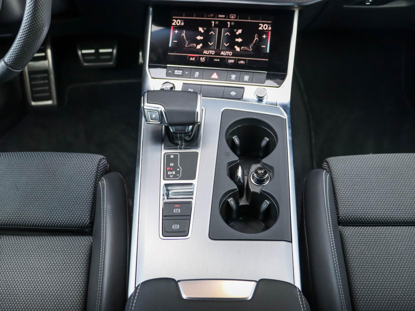 Audi A6 Avant 50 TFSI e Quattro S edition 300PK | slechts 17.000km!