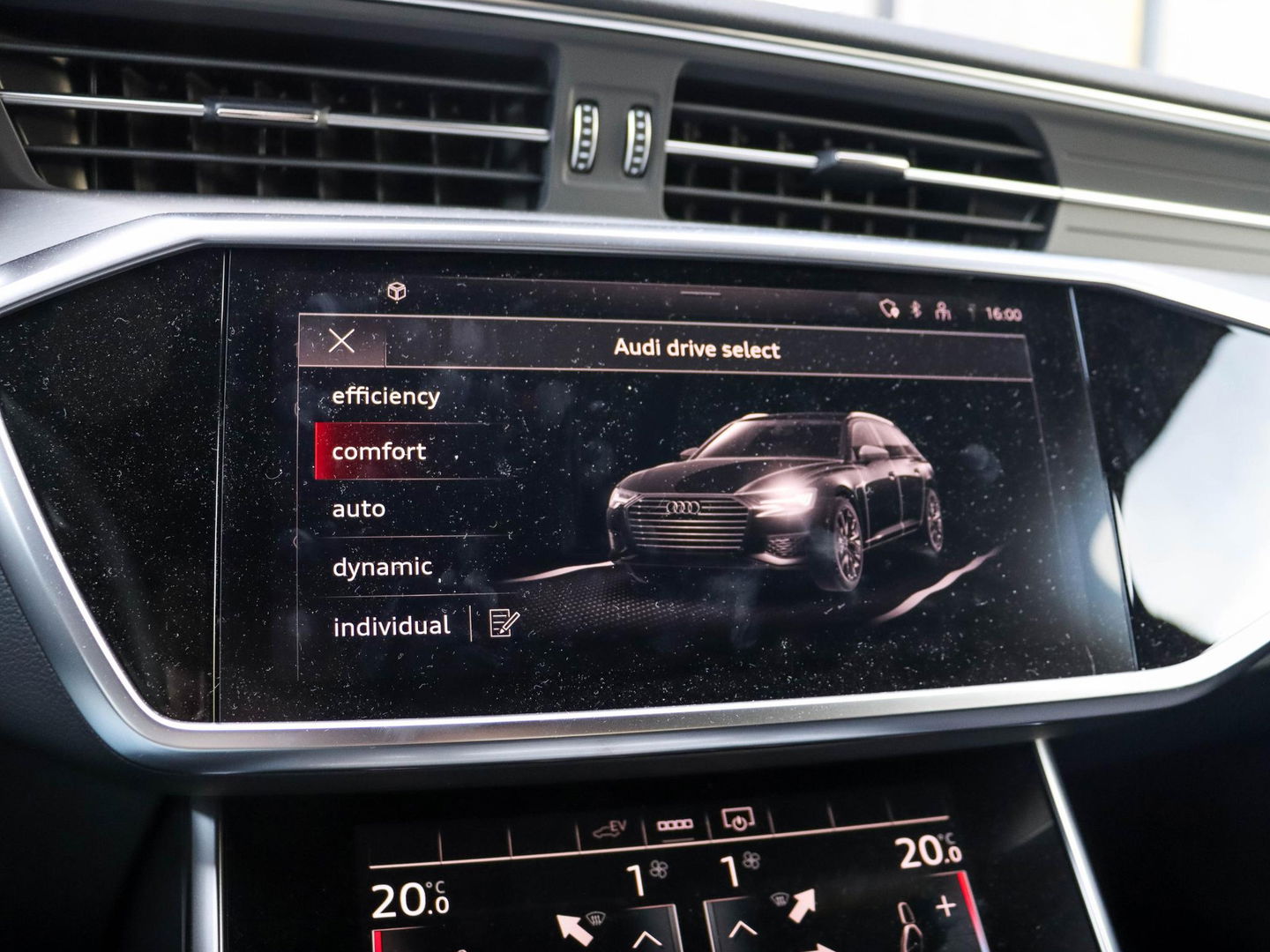 Audi A6 Avant 50 TFSI e Quattro S edition 300PK | slechts 17.000km!
