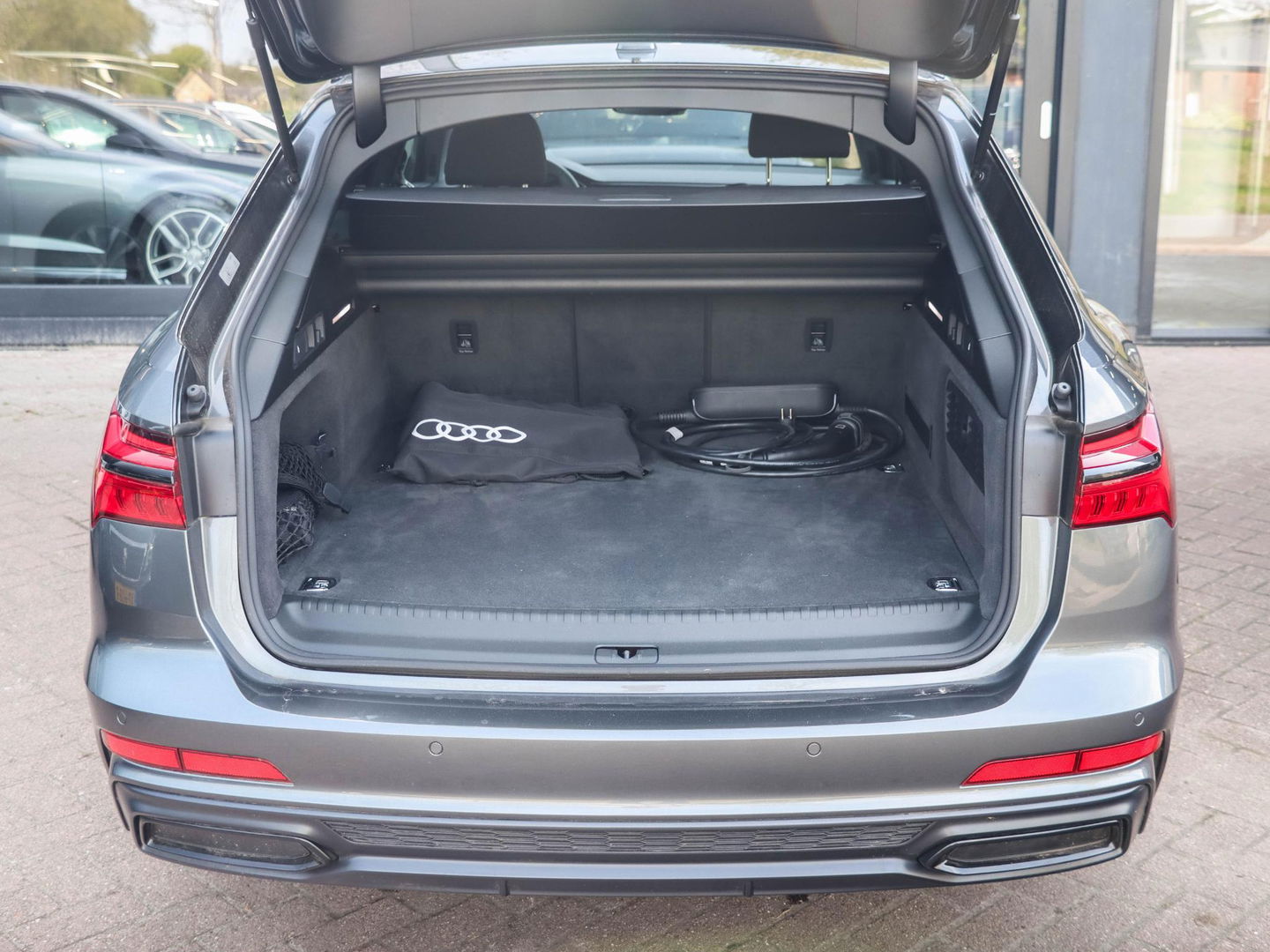 Audi A6 Avant 50 TFSI e Quattro S edition 300PK | slechts 17.000km!