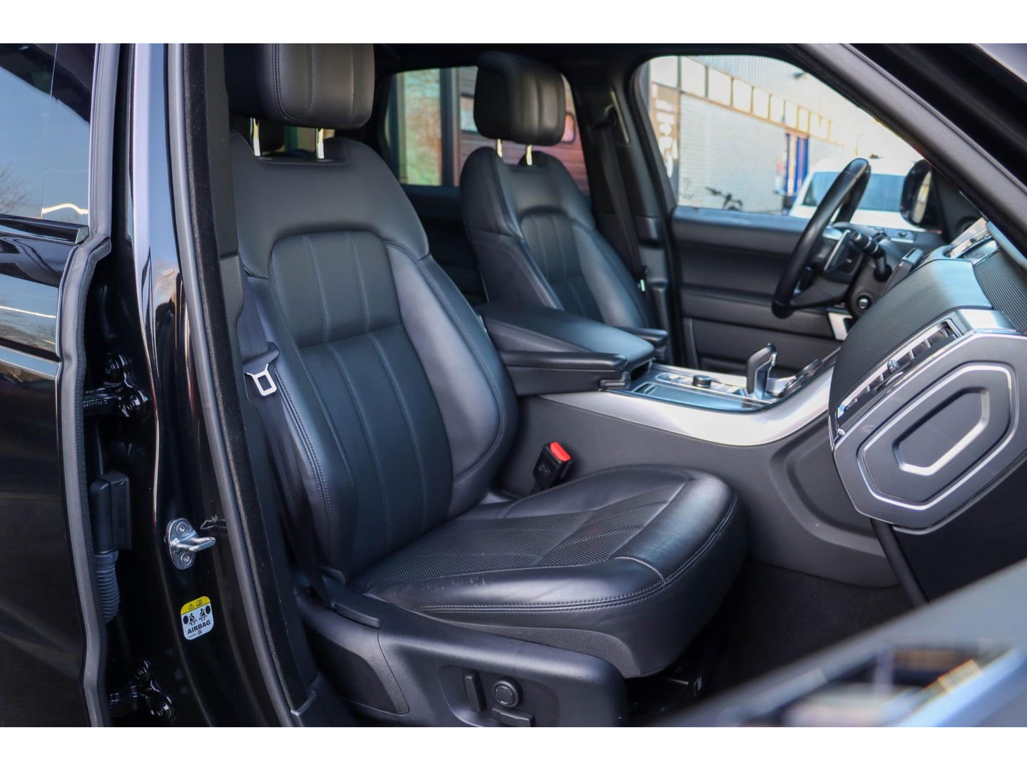 Land Rover Range Rover Sport P400e HSE | Panoramadak | Meridian | Luchtvering