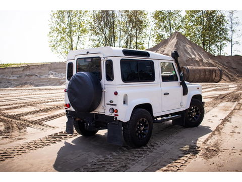 Land Rover Defender 2.2 D HT 90" E