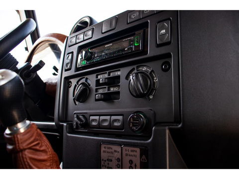 Land Rover Defender 2.2 D HT 90" E