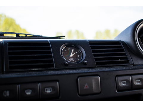 Land Rover Defender 2.2 D HT 90" E