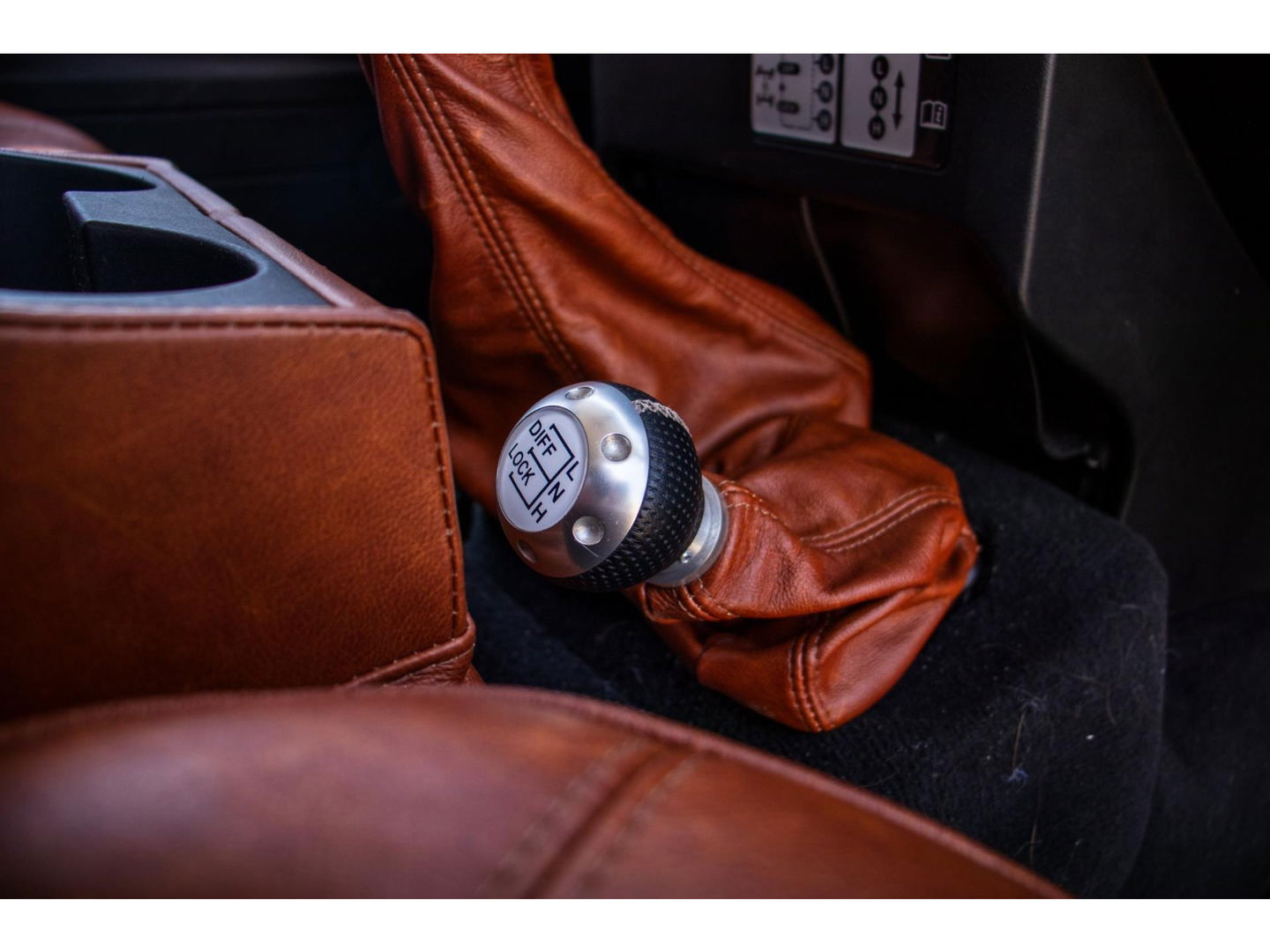 Land Rover Defender 2.2 D HT 90" E