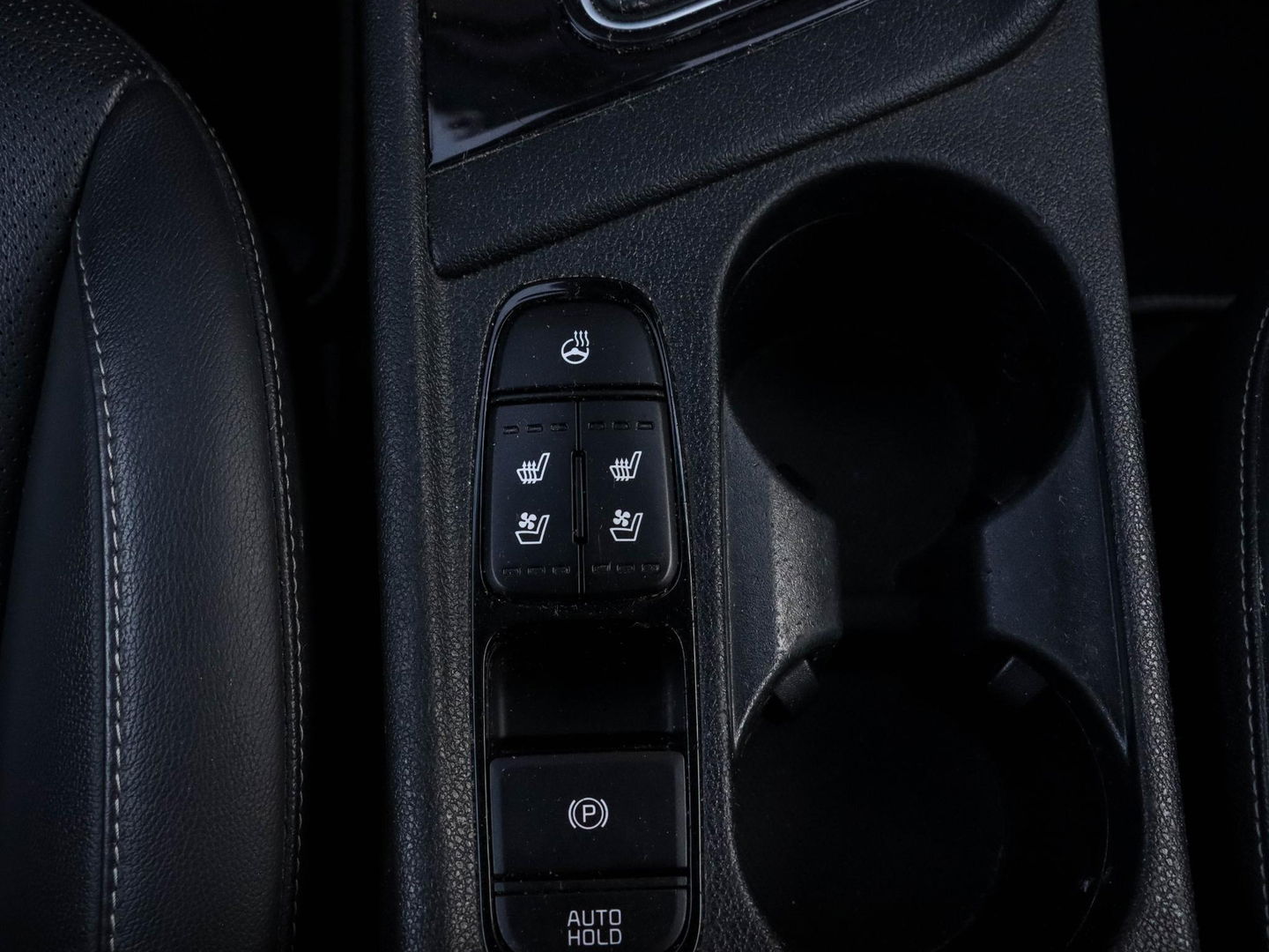 Kia Niro 1.6 GDi Hybrid ExecutiveLine | JBL | Stoelkoeling/verwarming | Leder | Memory | Zeer compleet!
