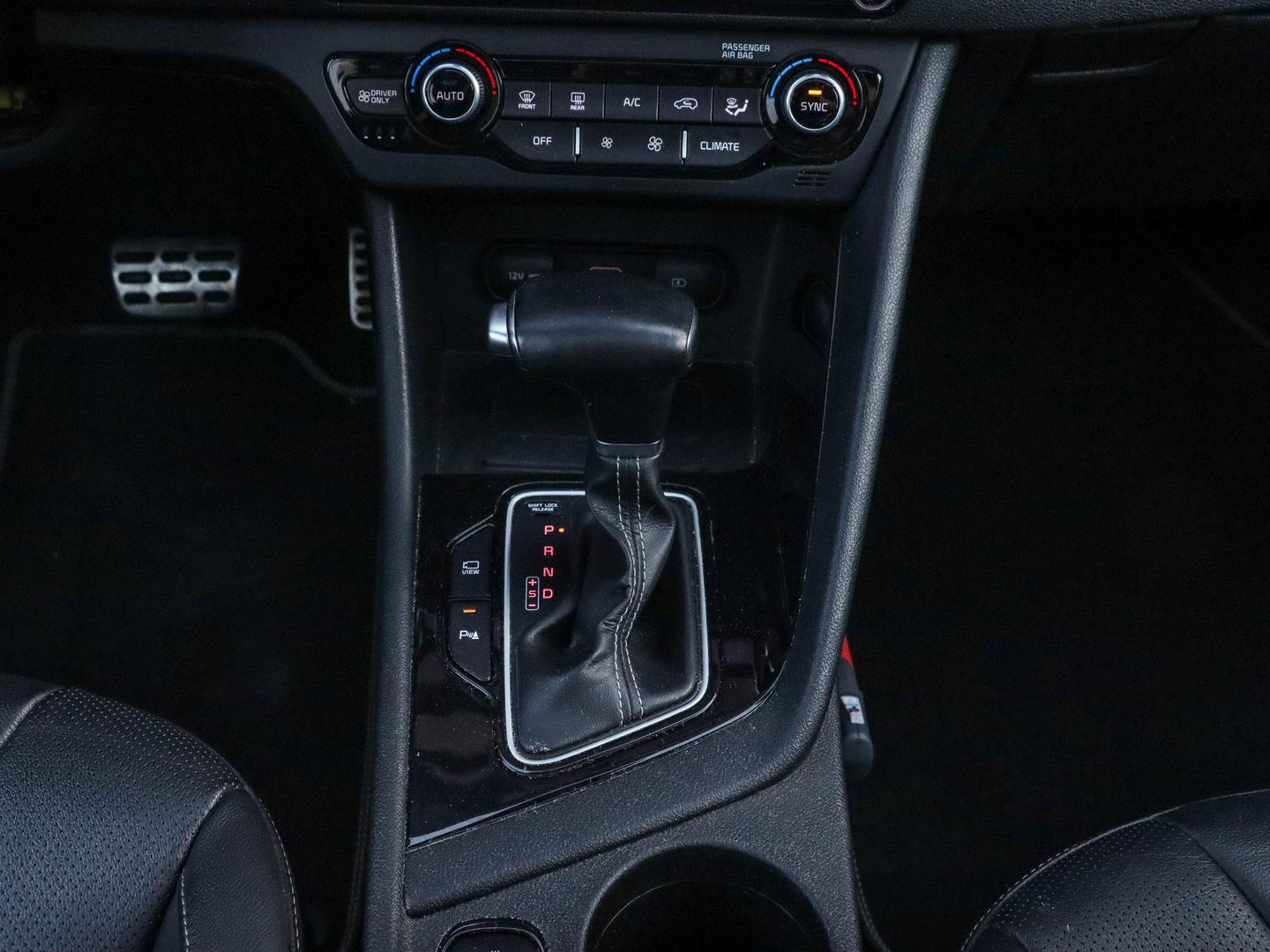 Kia Niro 1.6 GDi Hybrid ExecutiveLine | JBL | Stoelkoeling/verwarming | Leder | Memory | Zeer compleet!