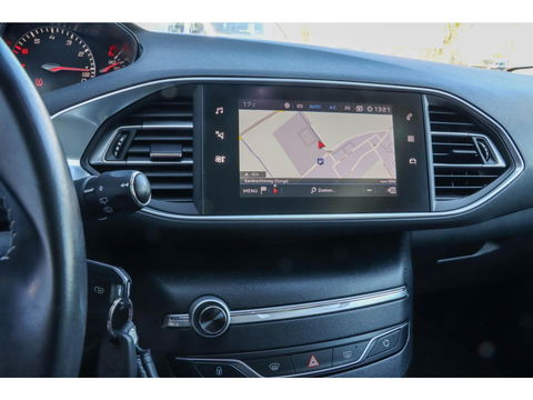 Peugeot 308 SW 1.2 PureTech Executive | Panodak | Leer |