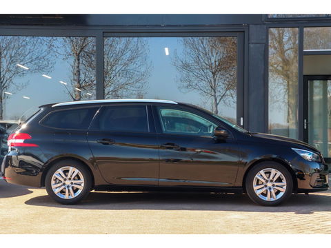Peugeot 308 SW 1.2 PureTech Executive | Panodak | Leer |