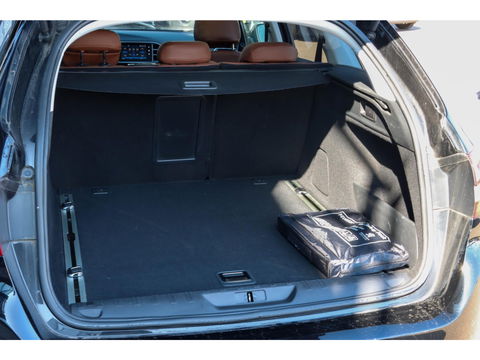 Peugeot 308 SW 1.2 PureTech Executive | Panodak | Leer |
