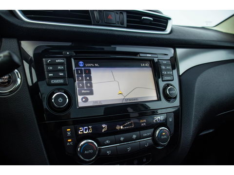Nissan QASHQAI 1.2 N-Connecta | Pano.dak | Trekhaak | Camera