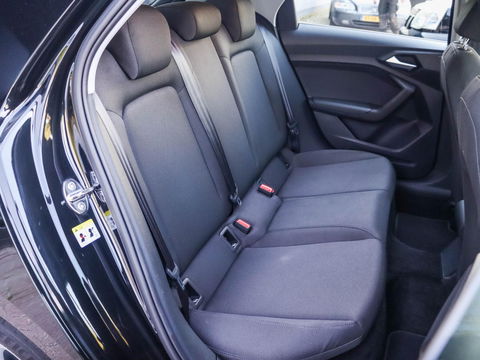 Audi A1 Sportback 25 TFSI S edition Automaat | S Line