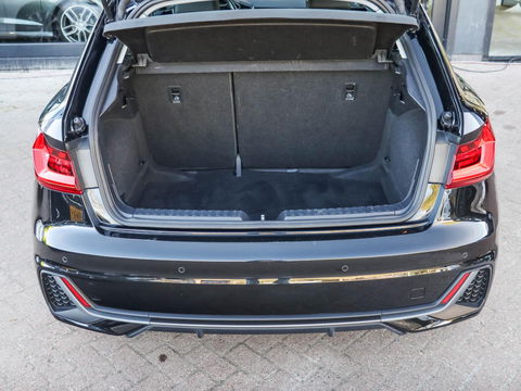 Audi A1 Sportback 25 TFSI S edition Automaat | S Line