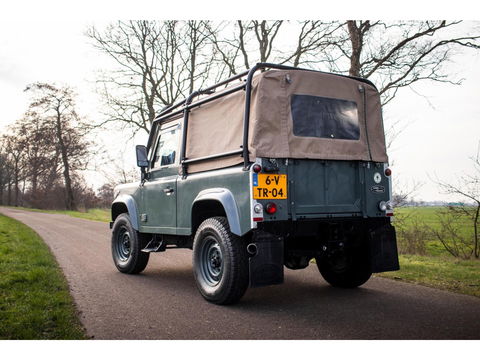 Land Rover Defender 2.2 D HT 90" SE | Cabriolet | 2 persoons