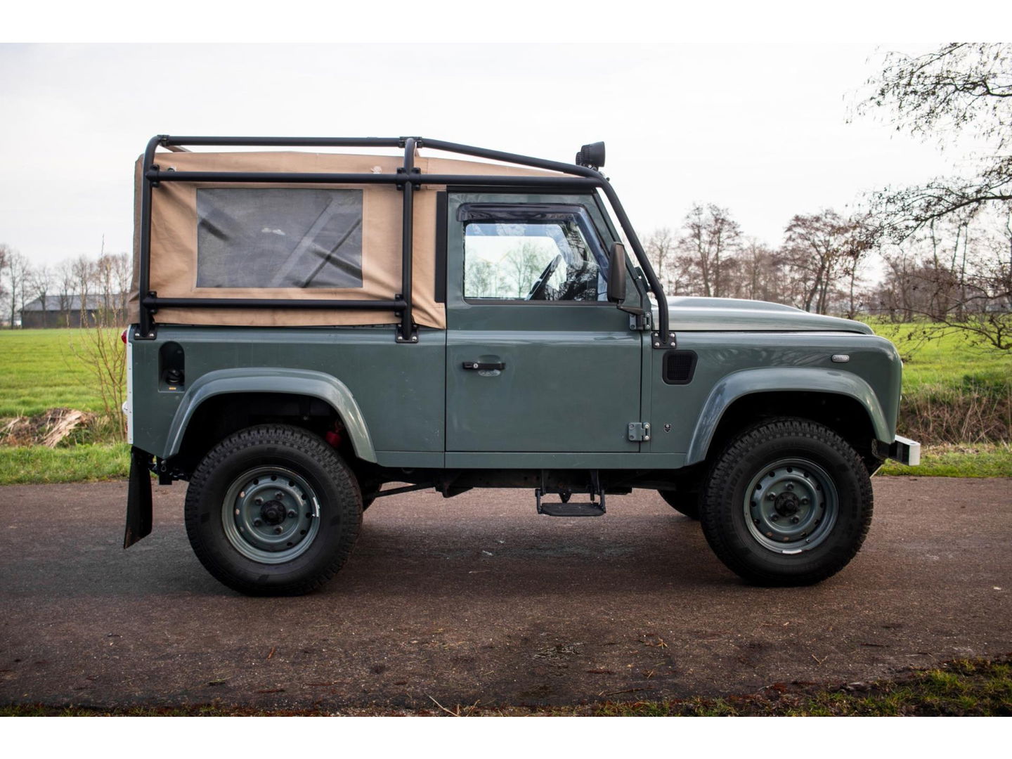 Land Rover Defender 2.2 D HT 90" SE | Cabriolet | 2 persoons