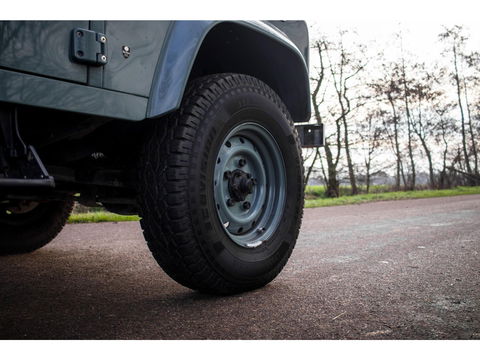 Land Rover Defender 2.2 D HT 90" SE | Cabriolet | 2 persoons