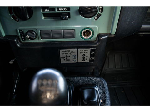Land Rover Defender 2.2 D HT 90" SE | Cabriolet | 2 persoons