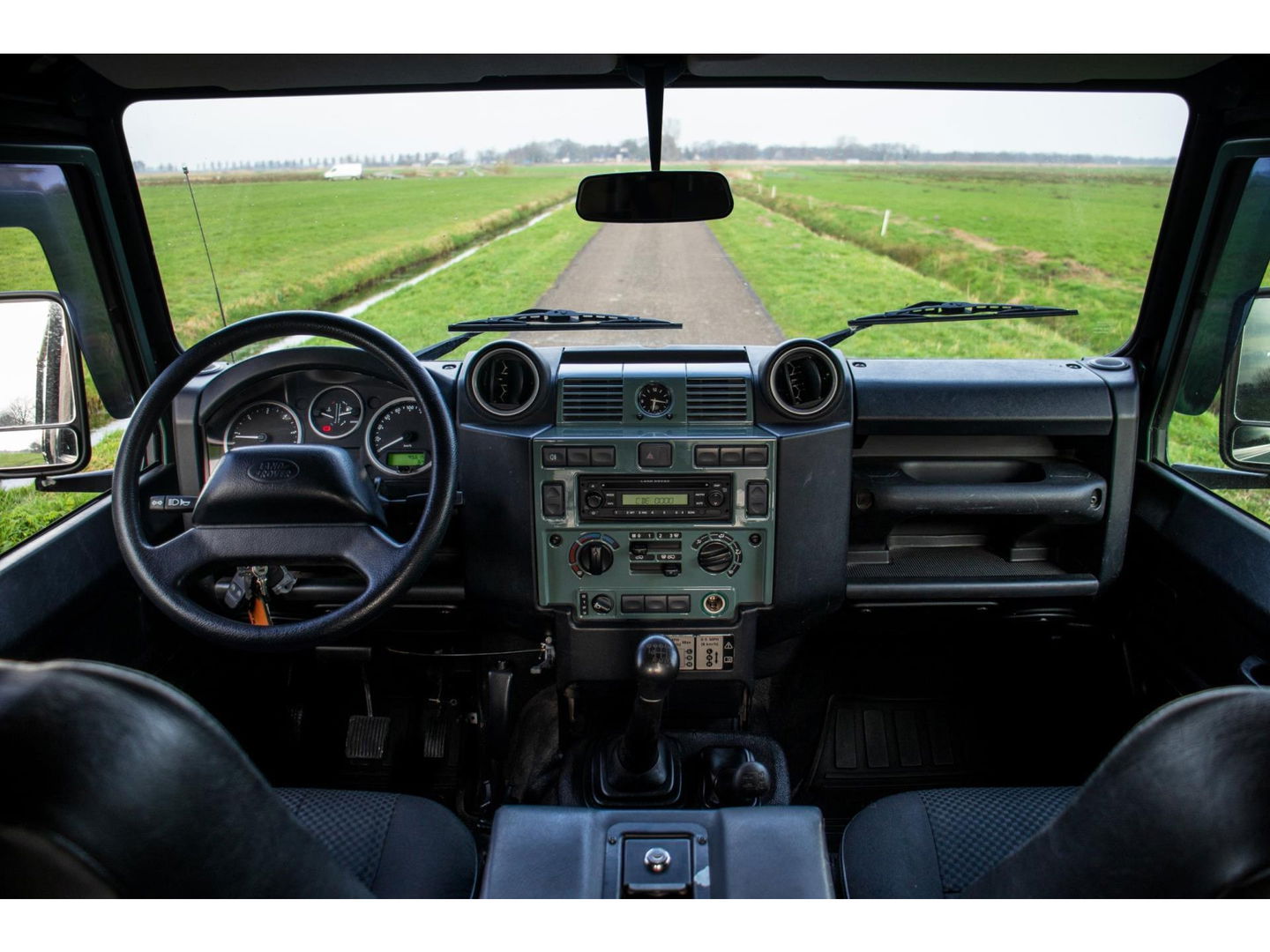 Land Rover Defender 2.2 D HT 90" SE | Cabriolet | 2 persoons