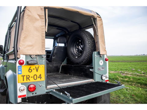 Land Rover Defender 2.2 D HT 90" SE | Cabriolet | 2 persoons