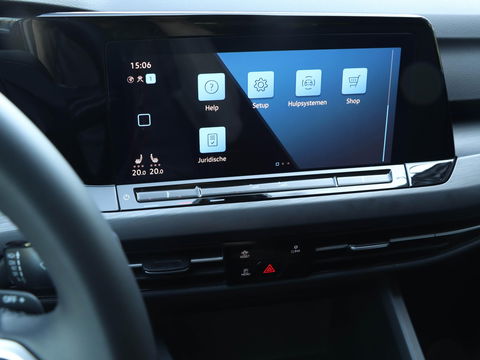 Volkswagen Golf 1.5 eTSI Style DSG 150PK | 17 inch | IQ Light | Alcantara | Memory | Camera
