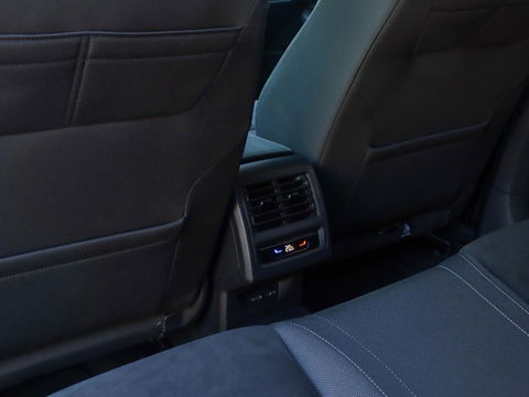 Volkswagen Golf 1.5 eTSI Style DSG 150PK | 17 inch | IQ Light | Alcantara | Memory | Camera