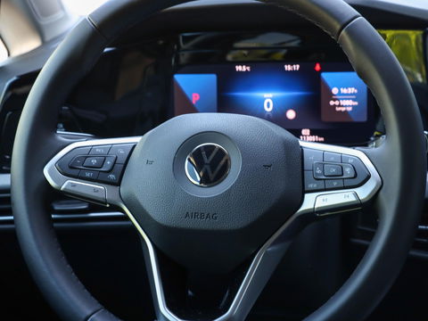 Volkswagen Golf 1.5 eTSI Style DSG 150PK | 17 inch | IQ Light | Alcantara | Memory | Camera