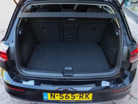 Volkswagen Golf 1.5 eTSI Style DSG 150PK | 17 inch | IQ Light | Alcantara | Memory | Camera