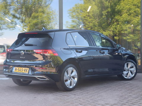 Volkswagen Golf 1.5 eTSI Style DSG 150PK | 17 inch | IQ Light | Alcantara | Memory | Camera
