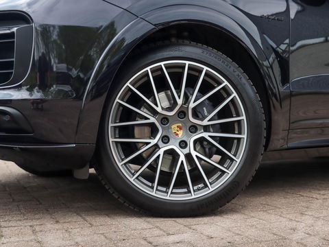 Porsche Cayenne Coupé 3.0 E-Hybrid 340PK | Carbon | Bose | Sport Chrono | Luchtvering