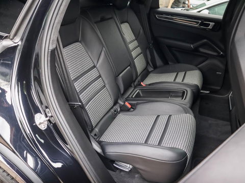 Porsche Cayenne Coupé 3.0 E-Hybrid 340PK | Carbon | Bose | Sport Chrono | Luchtvering