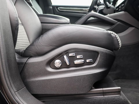 Porsche Cayenne Coupé 3.0 E-Hybrid 340PK | Carbon | Bose | Sport Chrono | Luchtvering