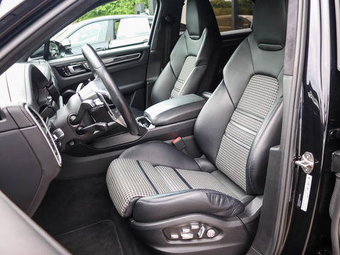 Porsche Cayenne Coupé 3.0 E-Hybrid 340PK | Carbon | Bose | Sport Chrono | Luchtvering