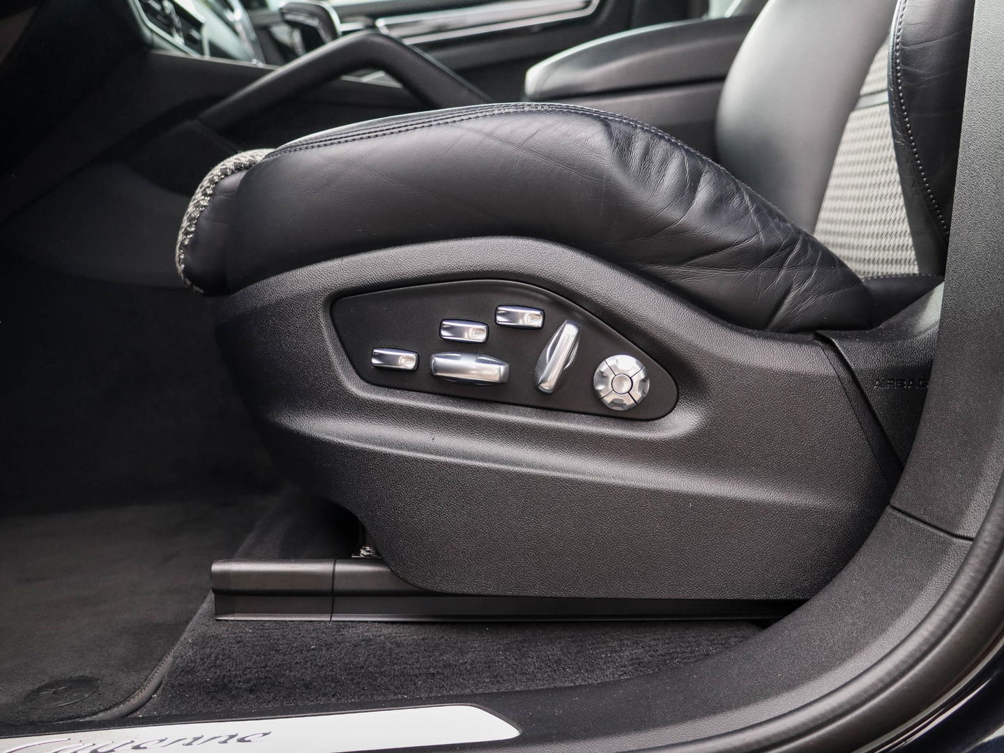 Porsche Cayenne Coupé 3.0 E-Hybrid 340PK | Carbon | Bose | Sport Chrono | Luchtvering