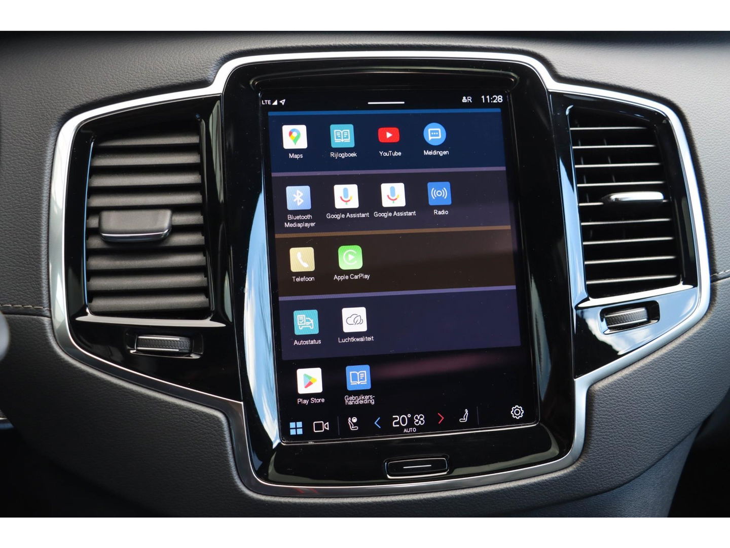 Volvo XC90 T8 Recharge AWD 7p Ultimate Dark 455pk Long Range | Panodak | Trekhaak