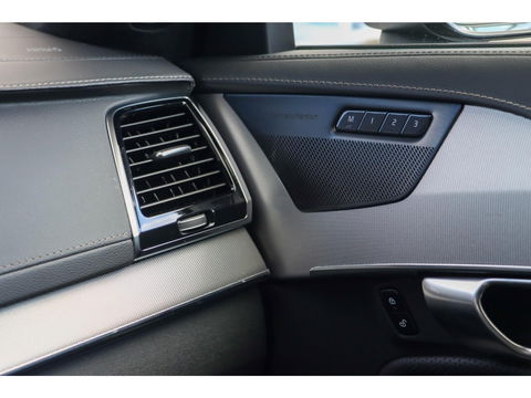 Volvo XC90 T8 Recharge AWD 7p Ultimate Dark 455pk Long Range | Panodak | Trekhaak