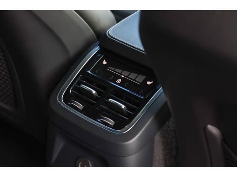 Volvo XC90 T8 Recharge AWD 7p Ultimate Dark 455pk Long Range | Panodak | Trekhaak
